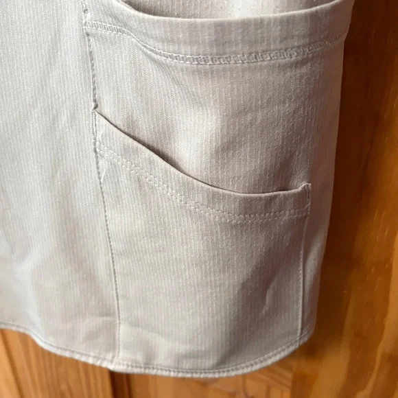 Skechers by Barco Scrub set  Tan V-Neck Short Sleeve M top- S pants - Picture 3 of 9